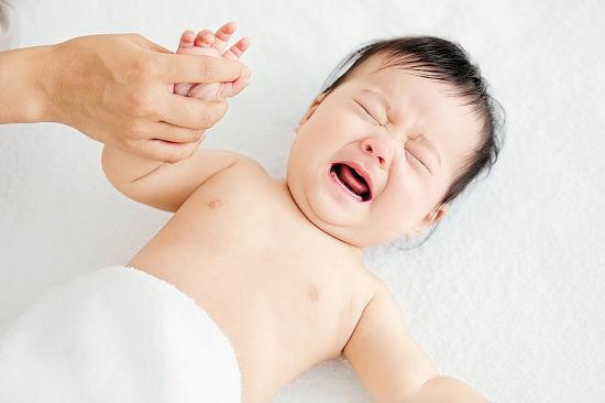 引发宝宝肚子疼的7大原因,有些家长想避都避免不了