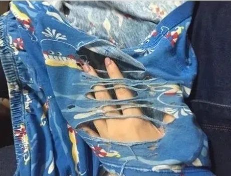 男人的屁股究竟是什么做的，能把每条*裤内**都穿出洞？