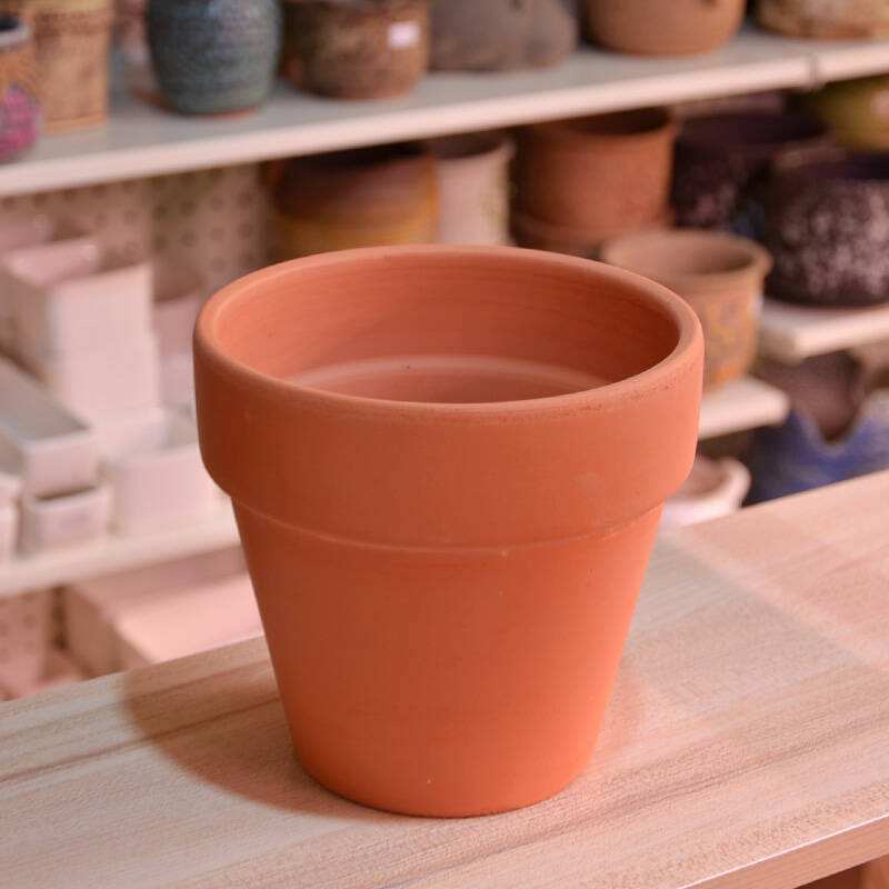 塑料花盆和陶瓷花盆哪个养花好,养花用什么材质的花盆最好