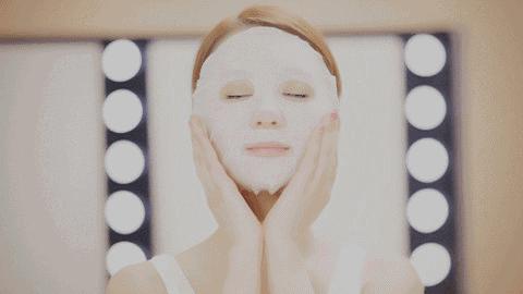 过了几岁才能敷面膜,45岁女有必要敷面膜吗