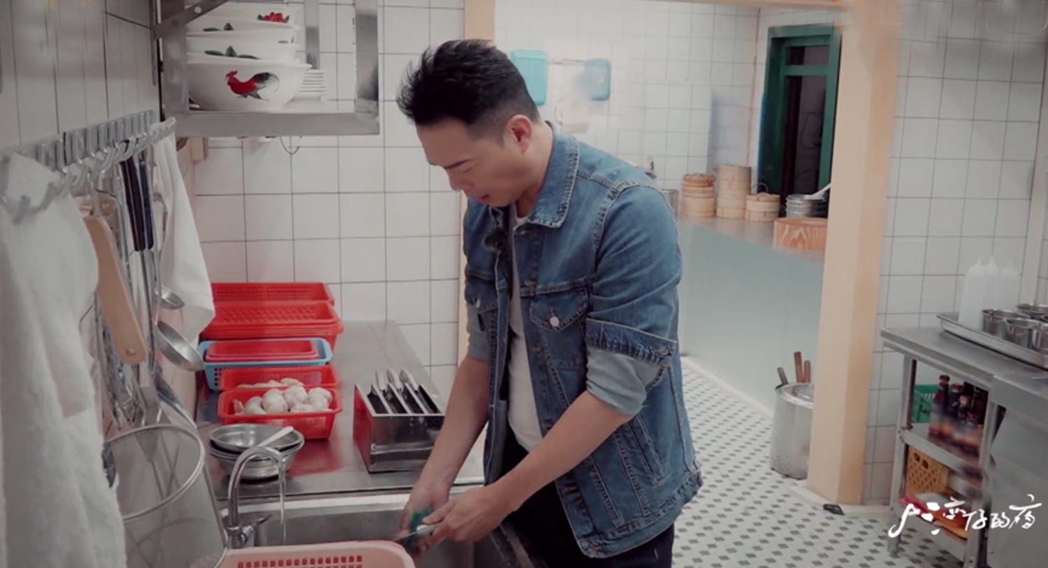 大湾区哥哥太牛了!《大湾仔的夜》出手就第一,芒果台又抓到王炸