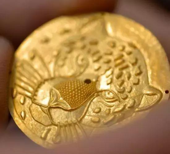 同样是黄金有什么区别呢,黄金的工艺也很美