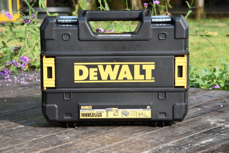 释放自我，轻巧随行-得伟DCH133无刷充电电锤入手使用体验