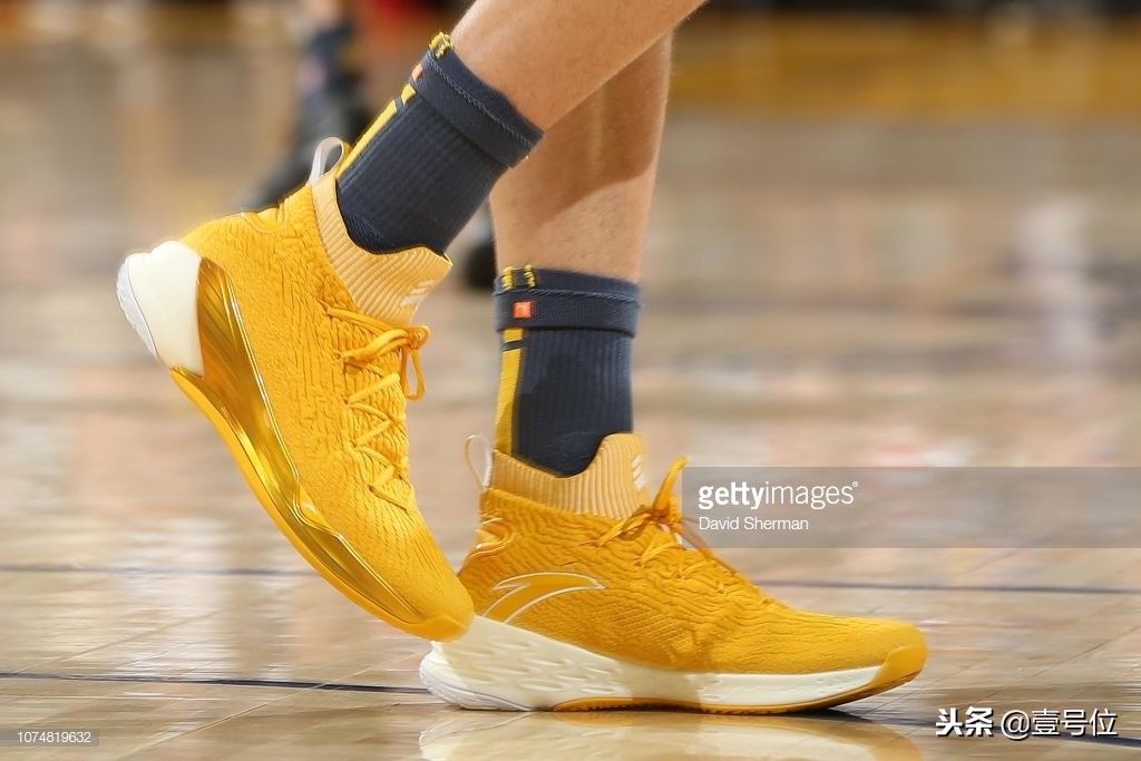 2018圣诞大战明星穿什么鞋,2018圣诞大战明星穿的球鞋