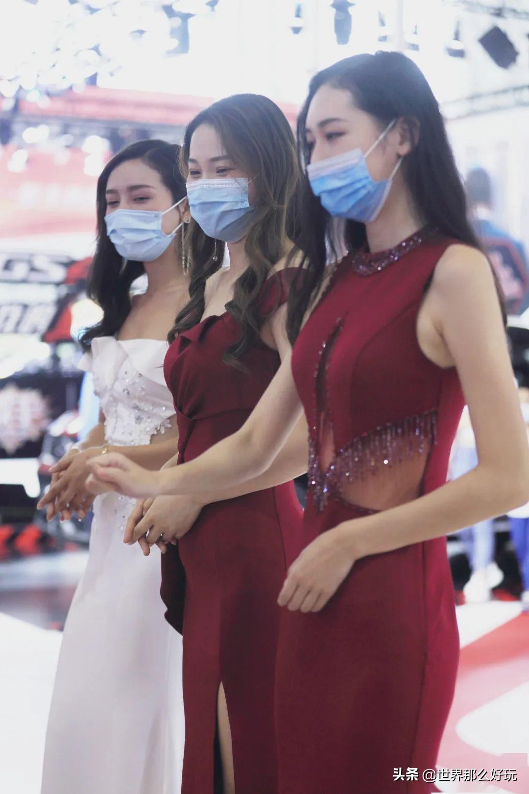 「高清大图」海口车展车模集体戴口罩，难掩身材曲线，呼之欲出