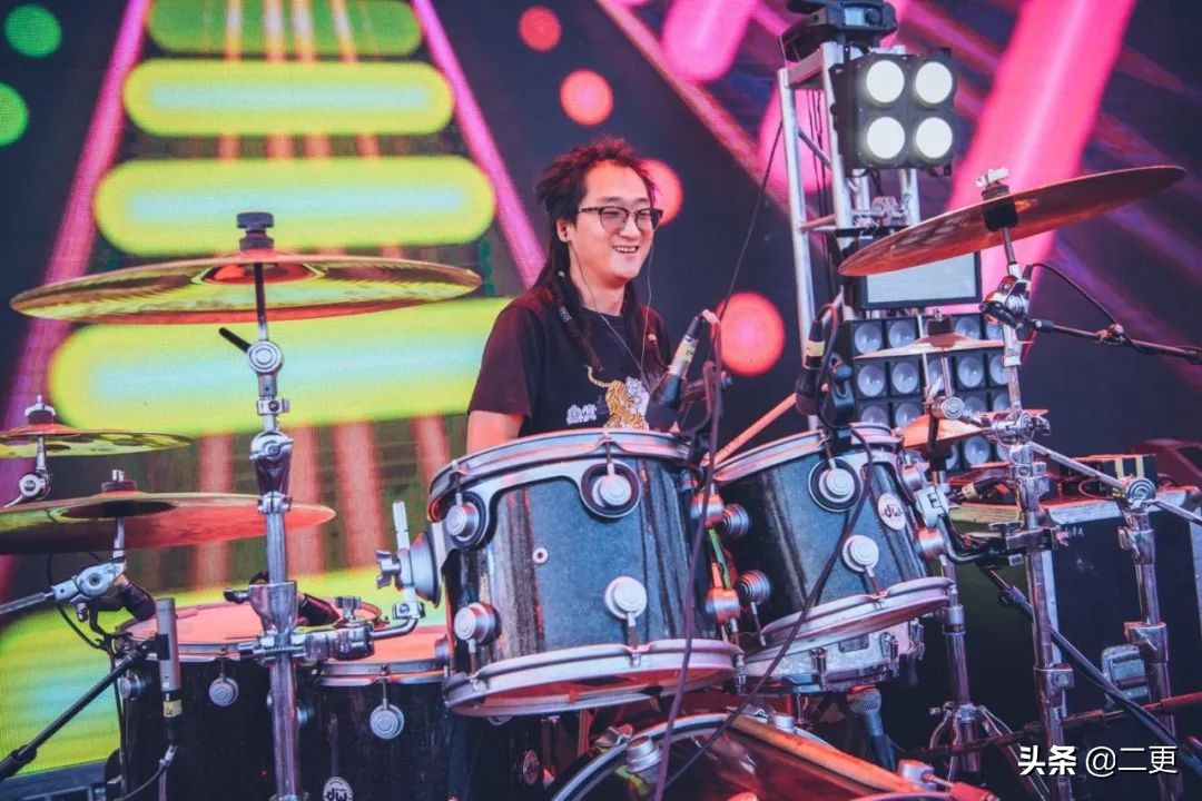 蜗居20平米出租屋,蜗居出租屋20年后续