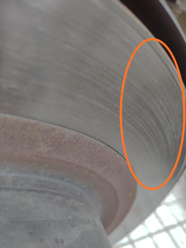 英菲尼迪6万公里刹车盘磨损程度,英菲尼迪刹车盘怎么拆