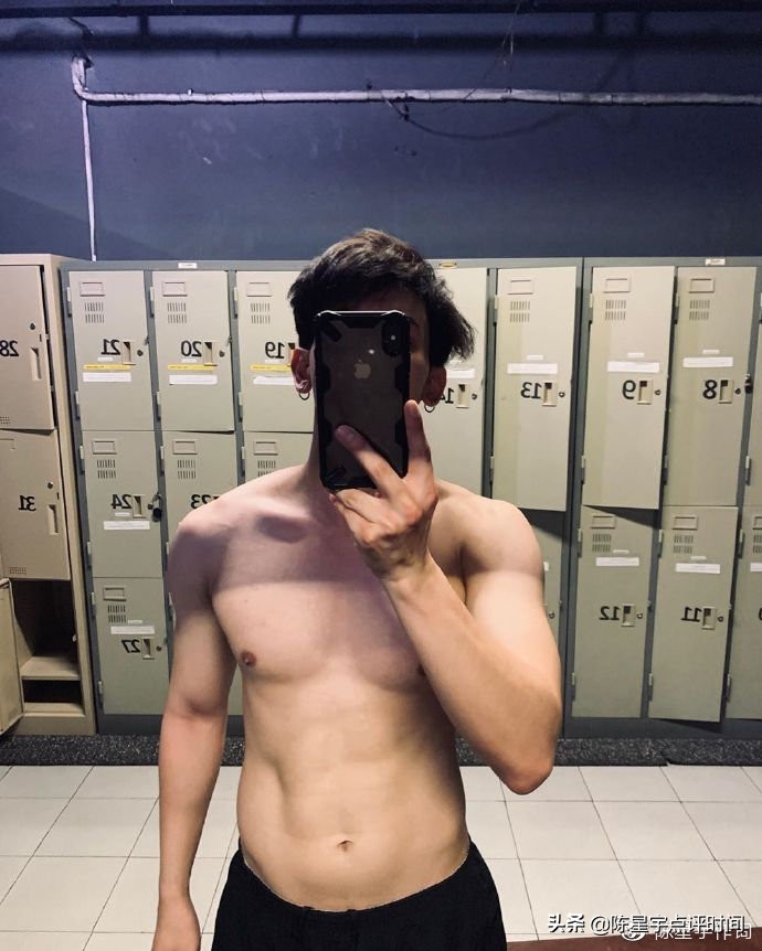 曼谷封城后的泰国偶像们“憋疯了”泰剧外的明星居家才艺大曝光