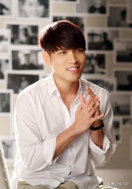 杨宗纬吴青峰事件,杨宗纬蒙面歌王吴青峰