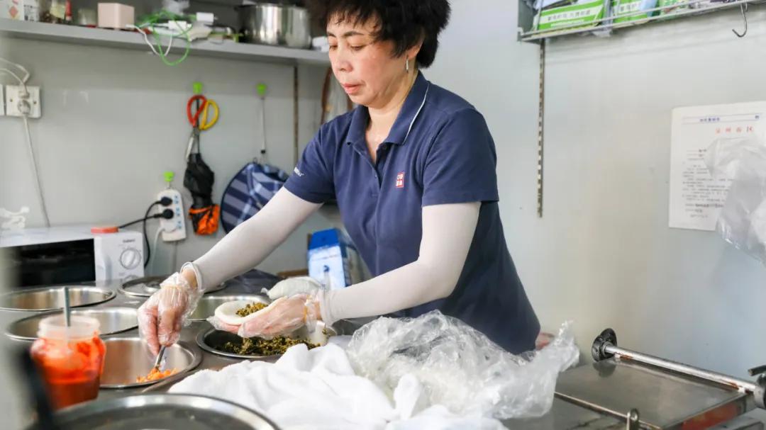 泉秀路上卖了17年的QQ米包,再不去吃就要失传了...