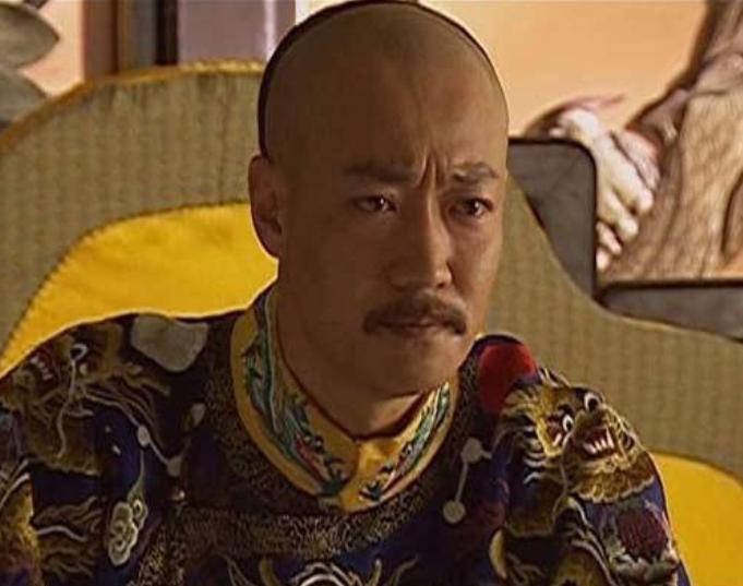 乾隆禅位给嘉庆和珅慌了,乾隆禅位嘉庆和珅