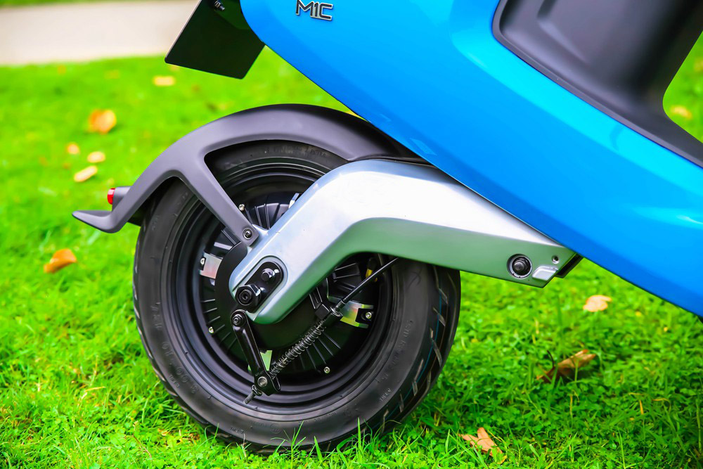 小牛最新电动车测评,小牛军绿色经典款电动车