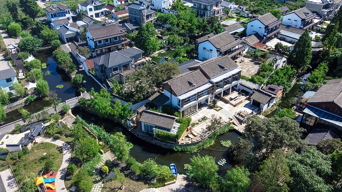 初夏品风凉饭，南北湖商玉客栈，推窗有山水