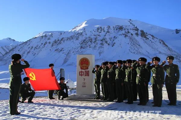 军犬牺牲安葬哪,军犬离世主人抚碑痛哭