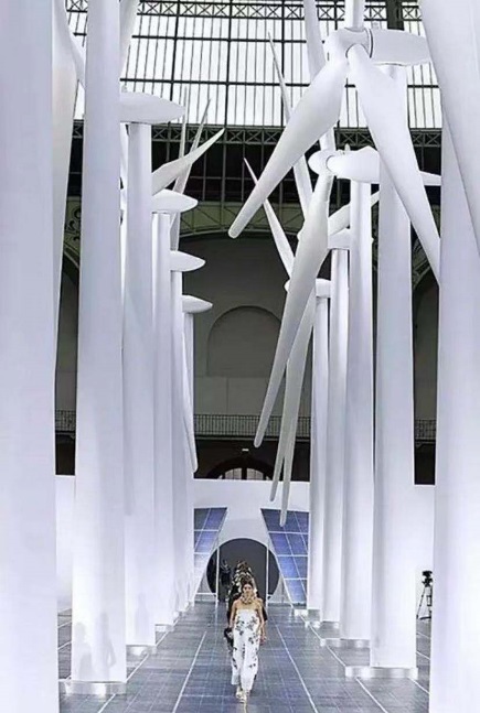 逝去亦永恒：“老佛爷”卡尔拉格斐的传奇人生