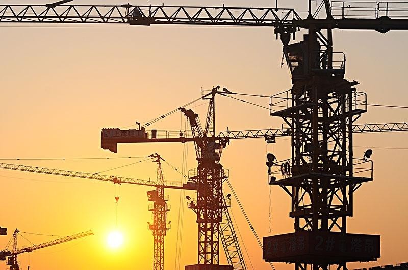 女生开塔吊要怎么方便,刚拿塔吊证的新手好找工作吗