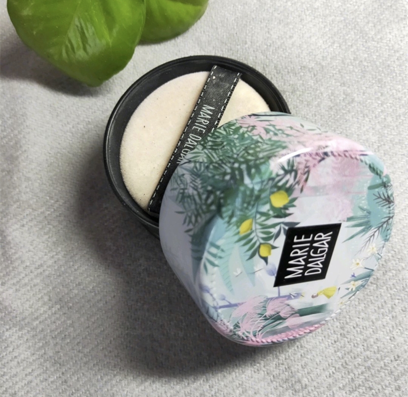 平价粉饼50元左右,300元控油粉饼