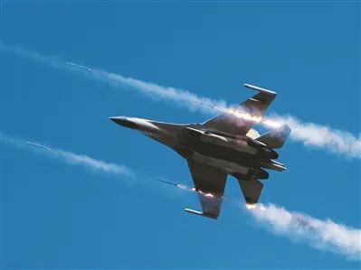 台湾网民:大陆会在世界混乱之际“武统”?