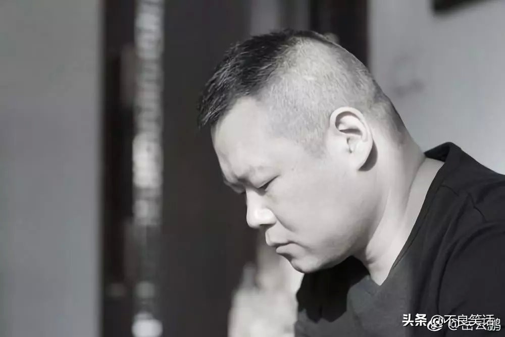 马云郭德纲岳云鹏王宝强的经历,岳云鹏王宝强郭德纲马云成长史