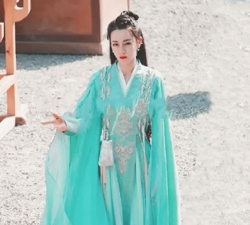 热巴小时候的照片无水印,热巴小时候皮肤