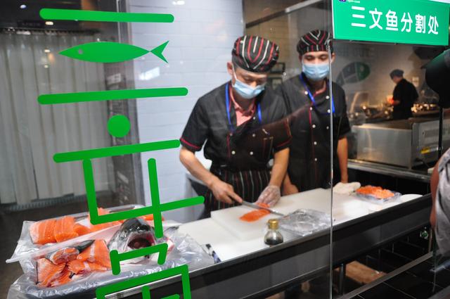 餐饮房租人工成本高、利润薄怎么办?试试“共享厨房”怎么样