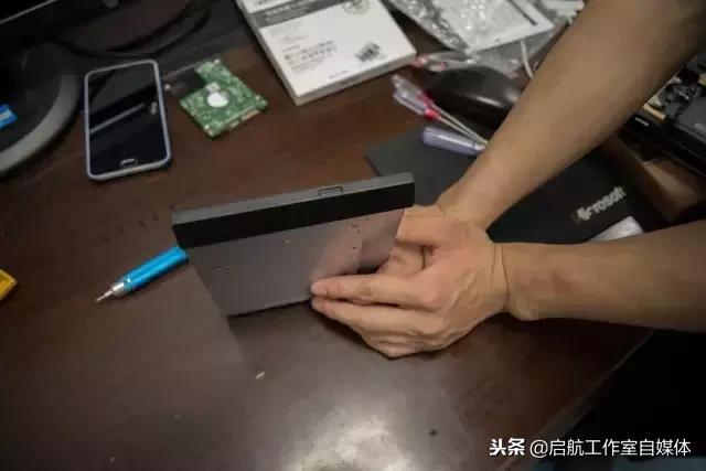 笔记本自己加装固态内存条教程,老笔记本更换内存条和固态硬盘后