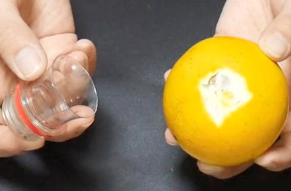 没有榨汁器该怎么榨橙汁,家中简单鲜榨橙汁生活小窍门