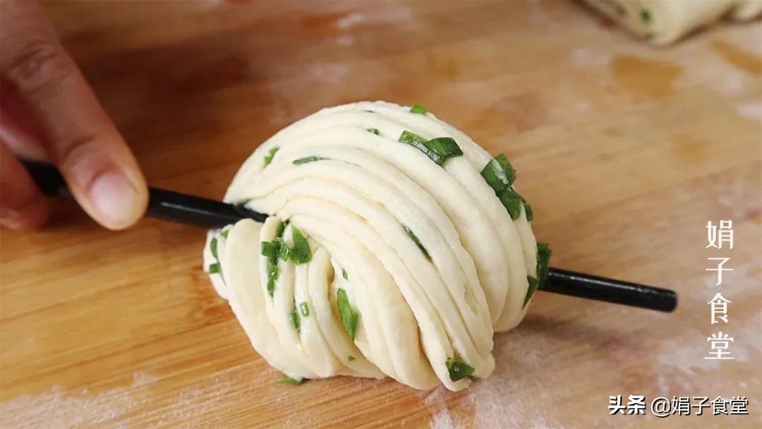 简单的花卷的做法拧法,简单花卷的几种拧法图解