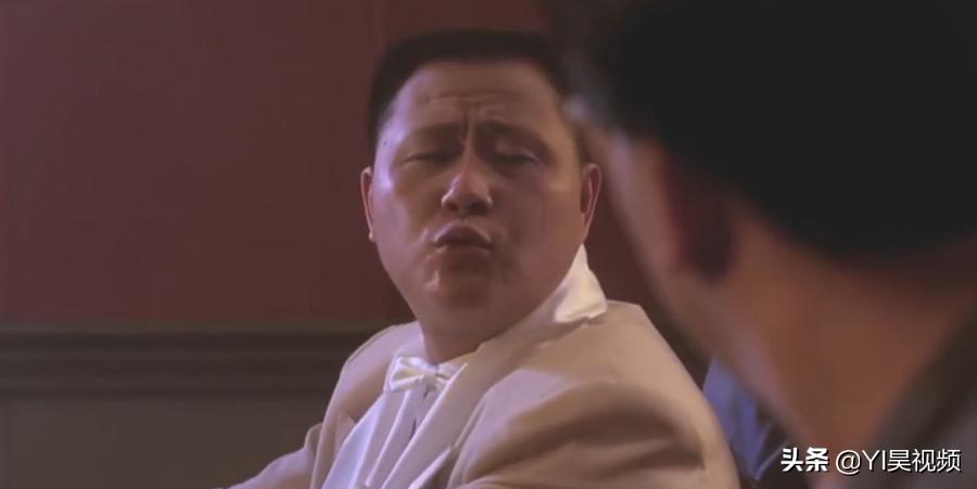 张学友经典喜剧，许冠英搞笑担当，头顶*裤内**斗僵尸《猛鬼差馆》