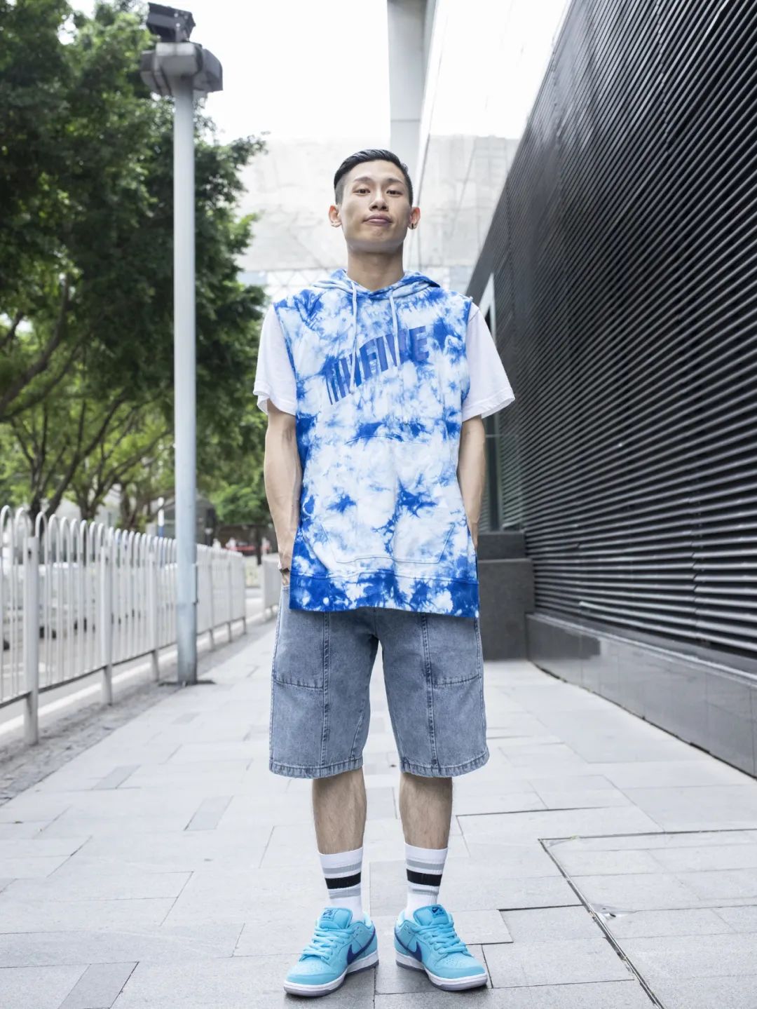 什么颜色的扎染好看,穿搭蓝色系过年