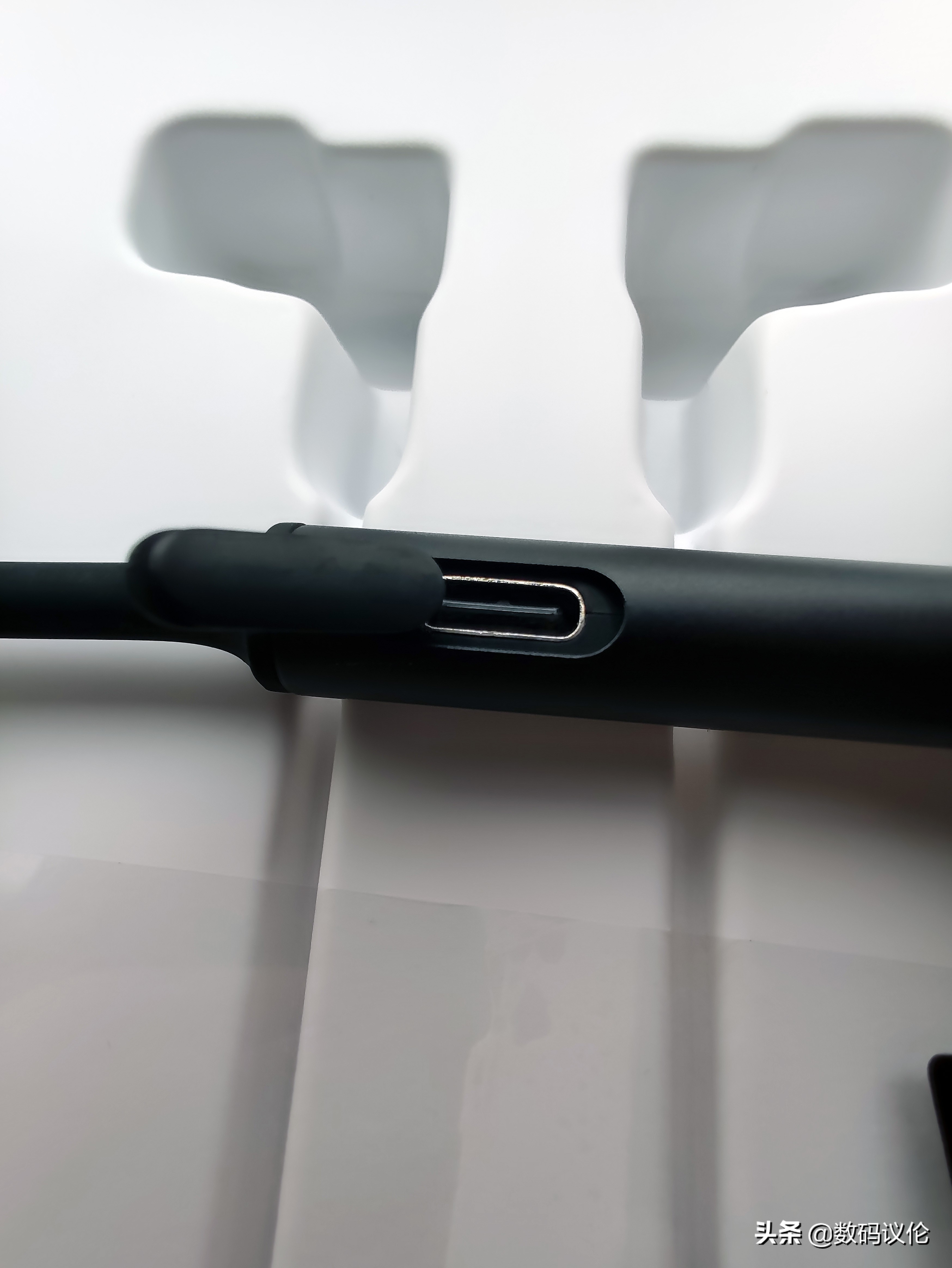 小米项圈耳机linefree和青春版,能吃鸡的蓝牙耳机小米linefree