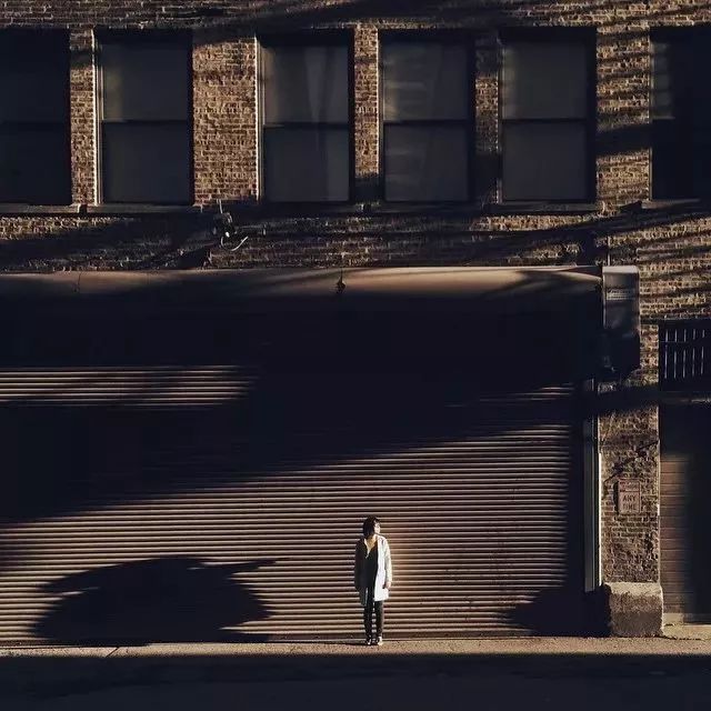 他是一名设计师,靠玩手机摄影成为了苹果签约摄影师