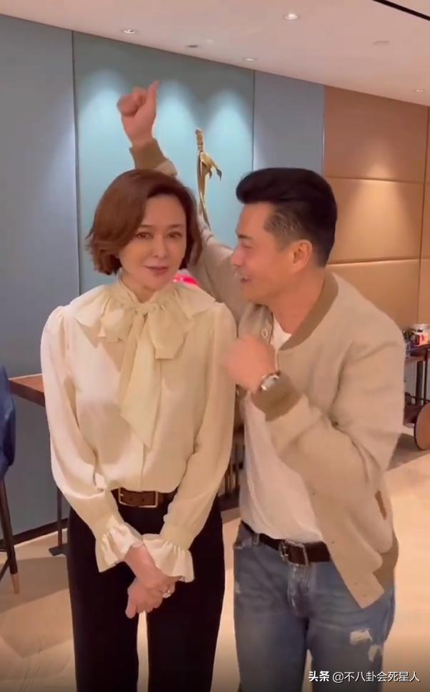 女星变老像蔡明,脸变僵的明星