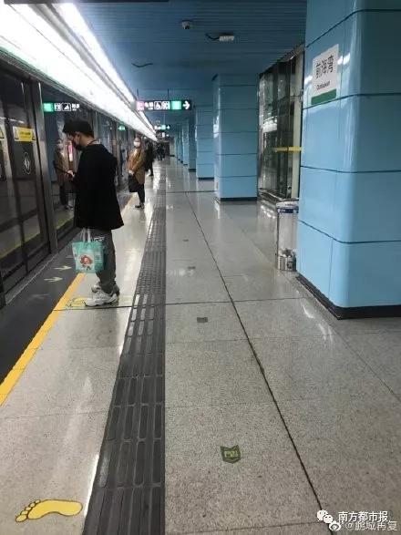 深圳复工第一天地铁站图,复工第一天的地铁