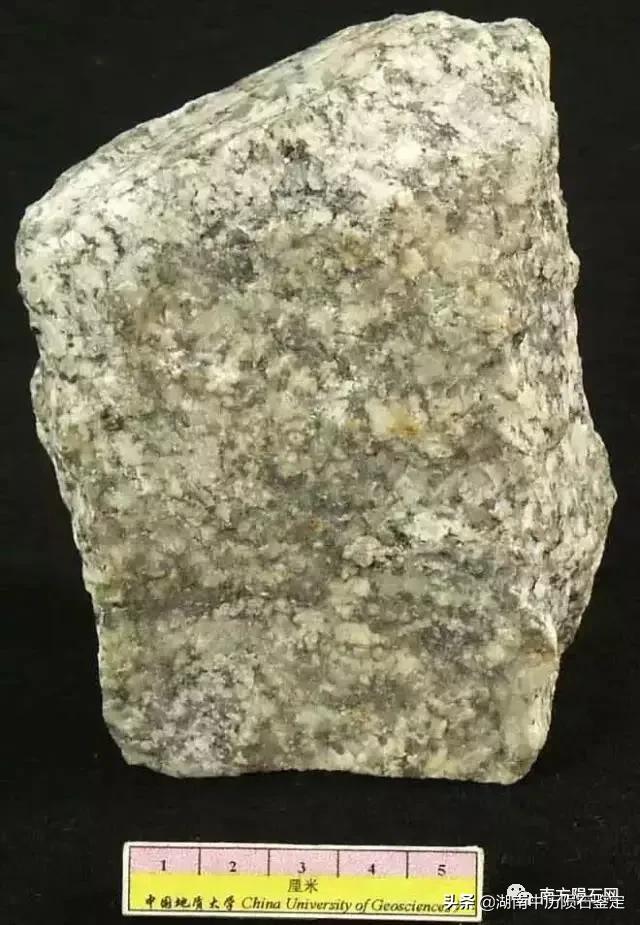 月球陨石与地球矿石的区别,月球陨石和矿石有什么区别