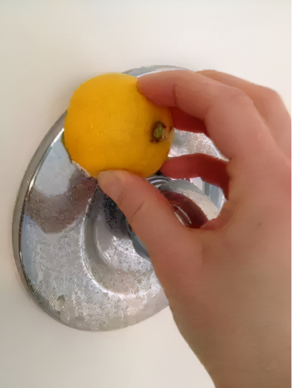 感冒导致嘴唇干裂怎么办小妙招,宝宝嘴唇起皮干裂小妙招