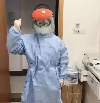 父母写给抗疫一线的孩子的话,女儿在抗疫一线妈妈想说点什么