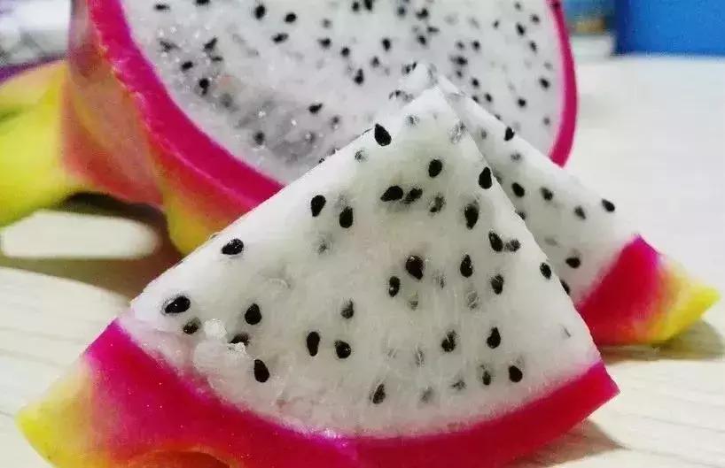 又甜又香的火龙果,夏天火龙果这样吃太凉爽了