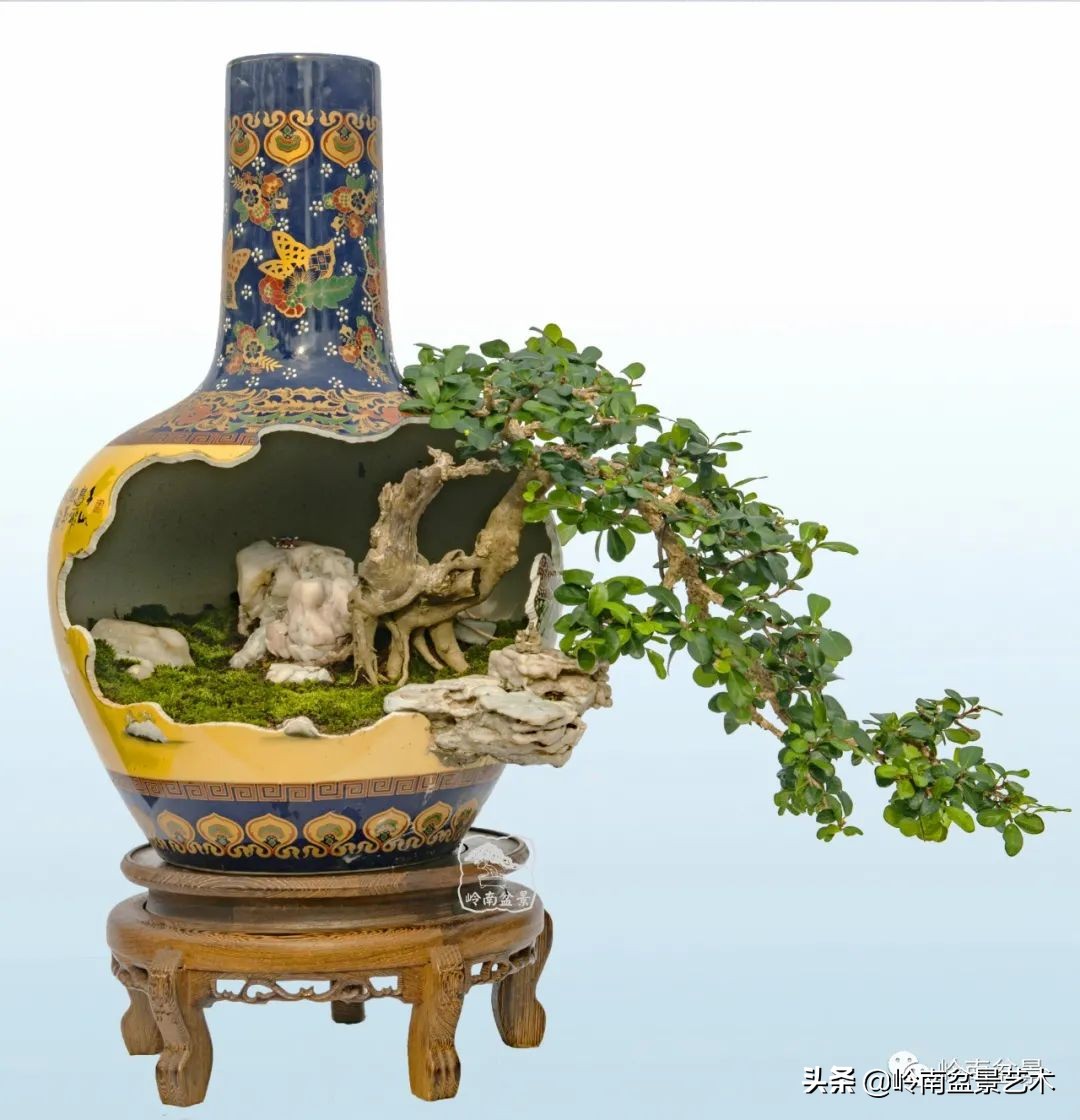 大师经典藏品,景德镇大师燕尾瓶价格