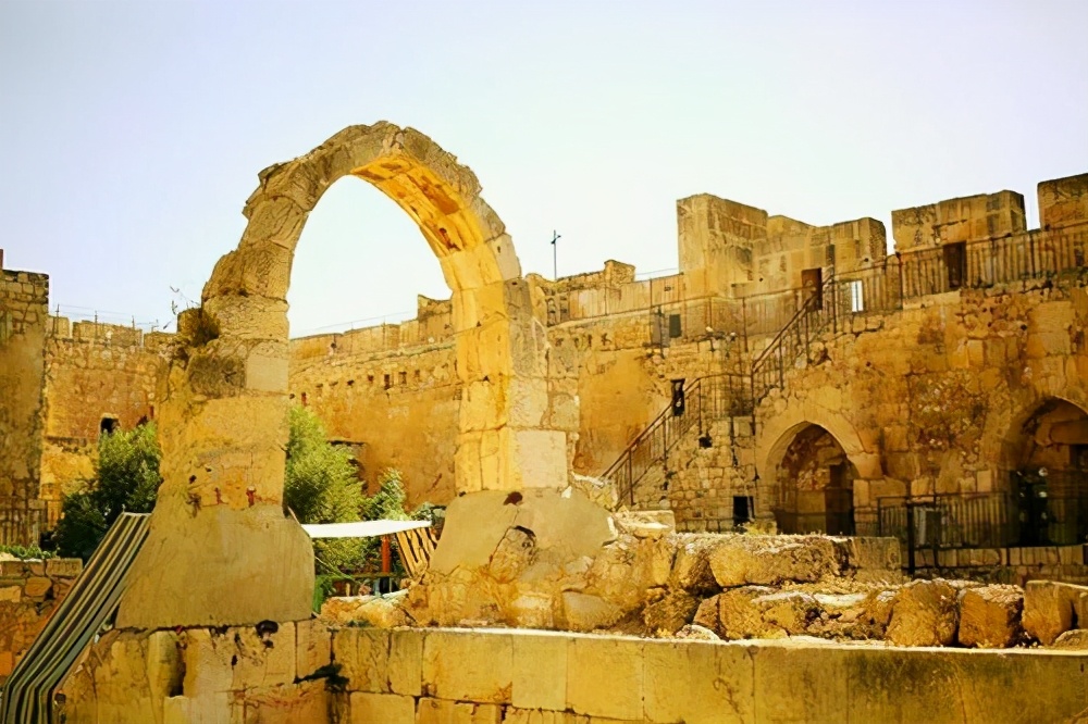 在以色列的中国留学生:被“人肉*弹炸**”和战争围困,回国又不甘心