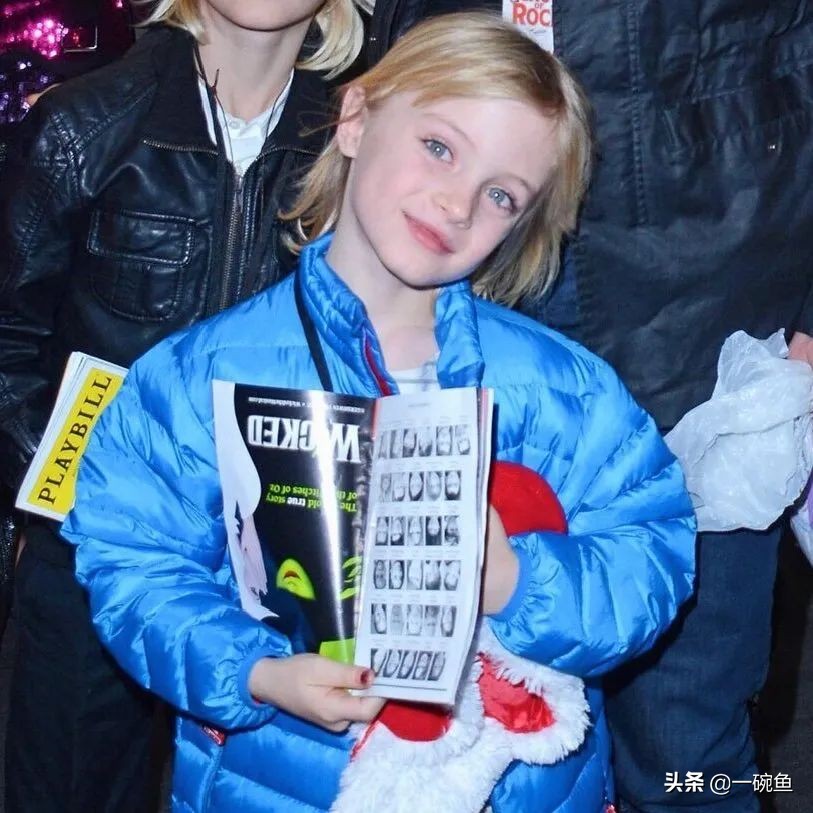 一个十几岁男孩的逆天颜值,中国12岁的逆天颜值