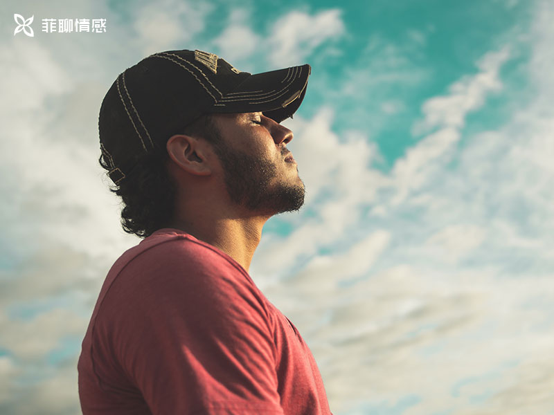 如何处理你的女朋友给另一个男人发短信