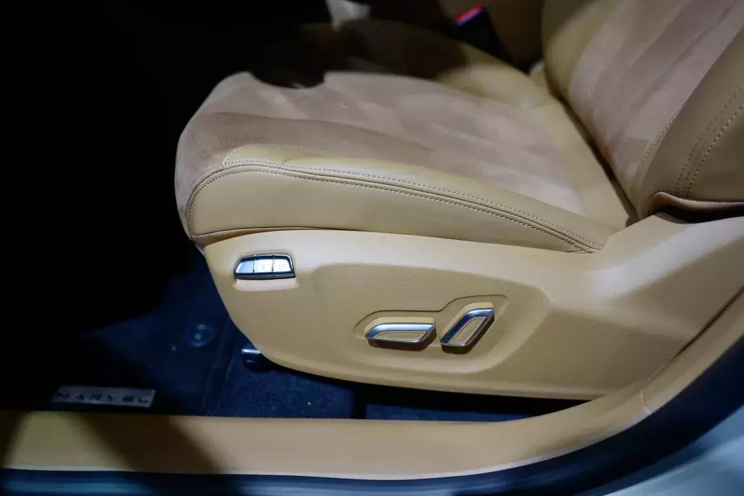 荣威marvelx对比唐ev,荣威marvelx智慧带来的舒享感受