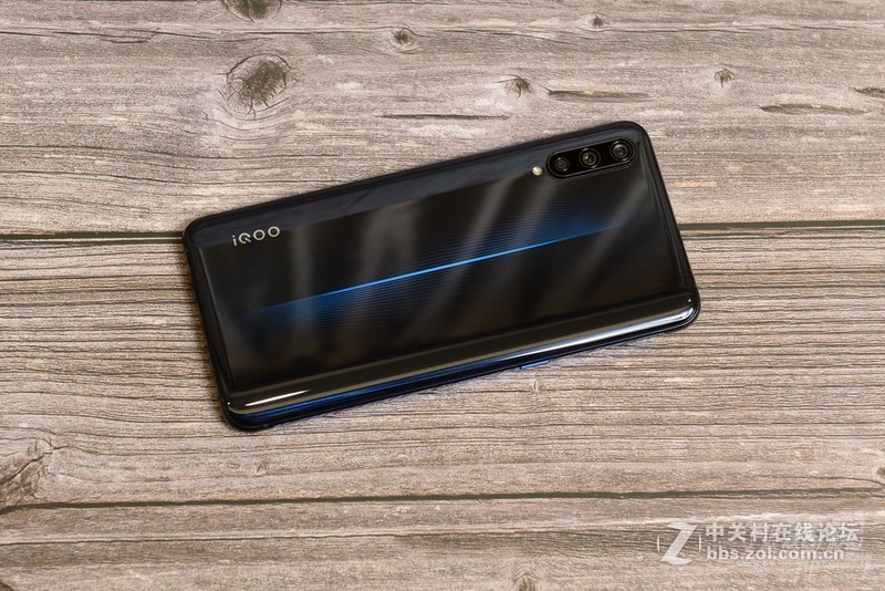 能流畅玩原神的iqoo手机,iqoo水桶机