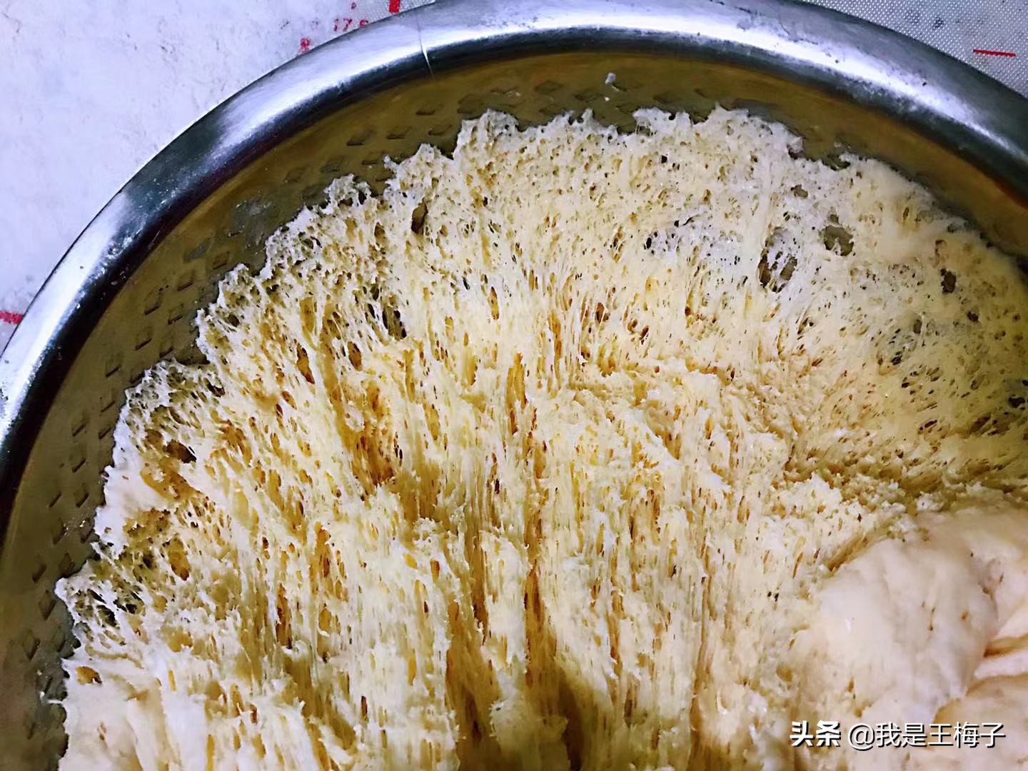 馒头只加酵母泡打粉怎么才能更白,馒头加泡打粉好还是不加好