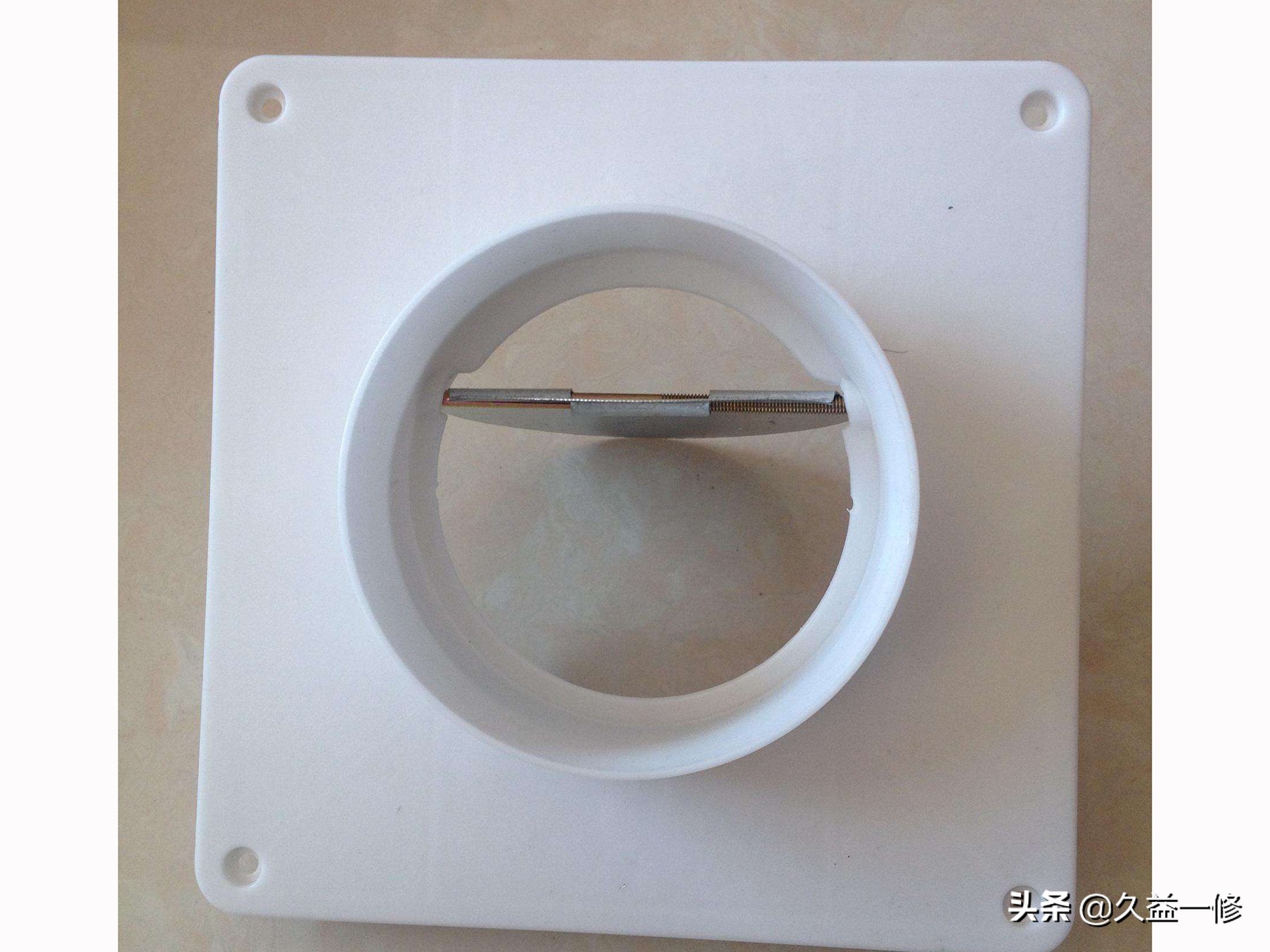 人家做饭自家冒烟，原来是烟道出了问题，解决烟道漏烟办法有这些