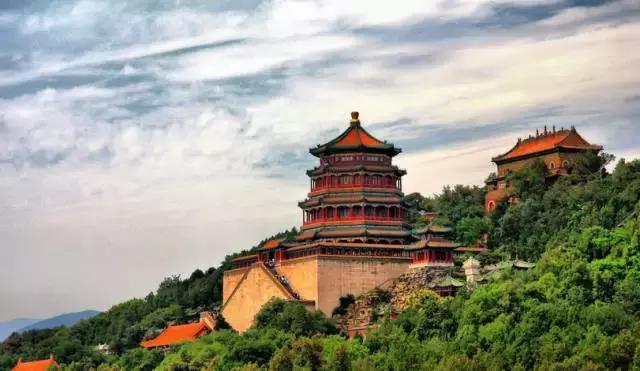 中国园林的诗情画意之美,虽由人作宛自天开的造园理念