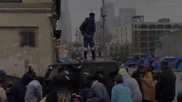 昆凌碰瓷侯佩岑后最新大片,昆凌碰瓷的心理