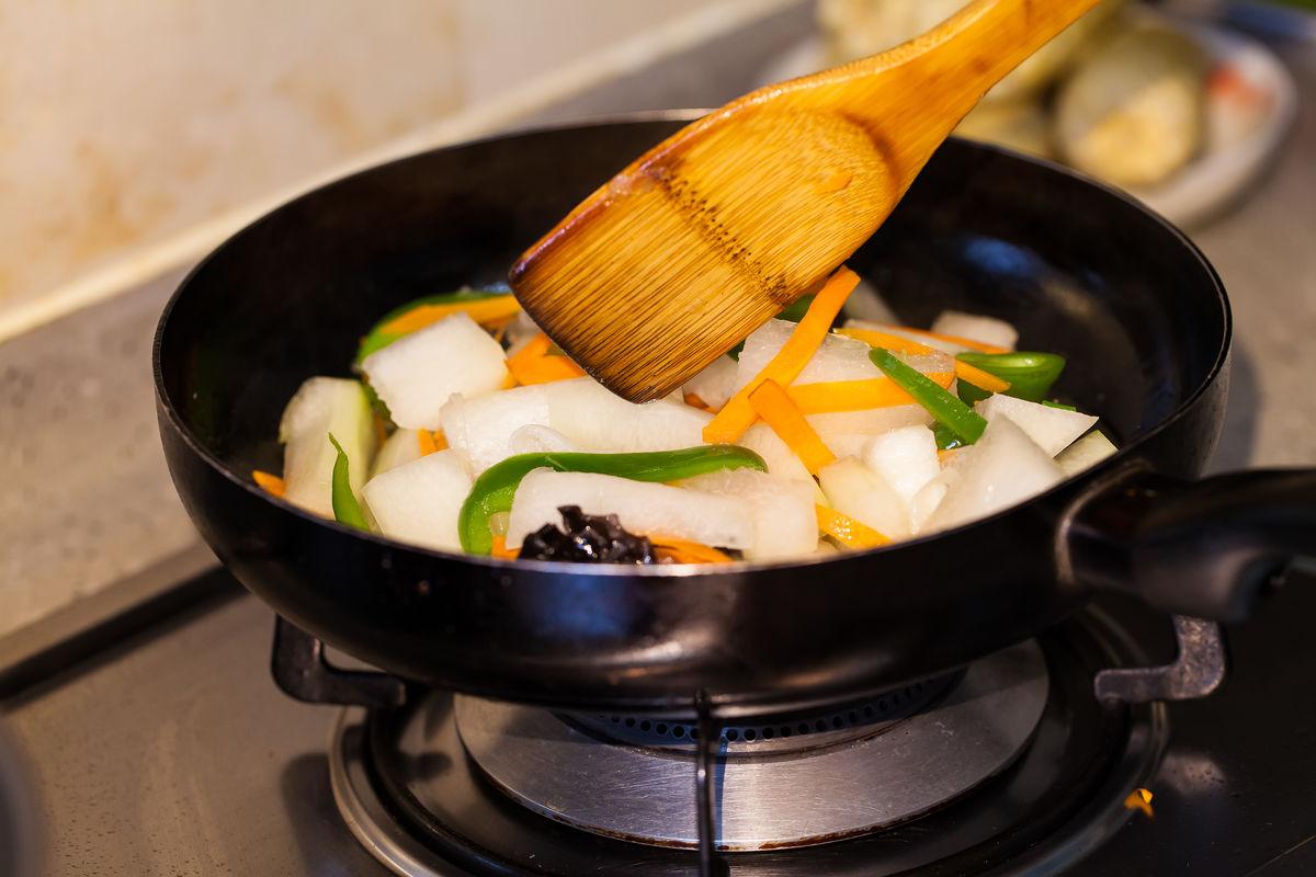 为什么我炒的菜都不入味呢,为什么你炒的菜没有香气
