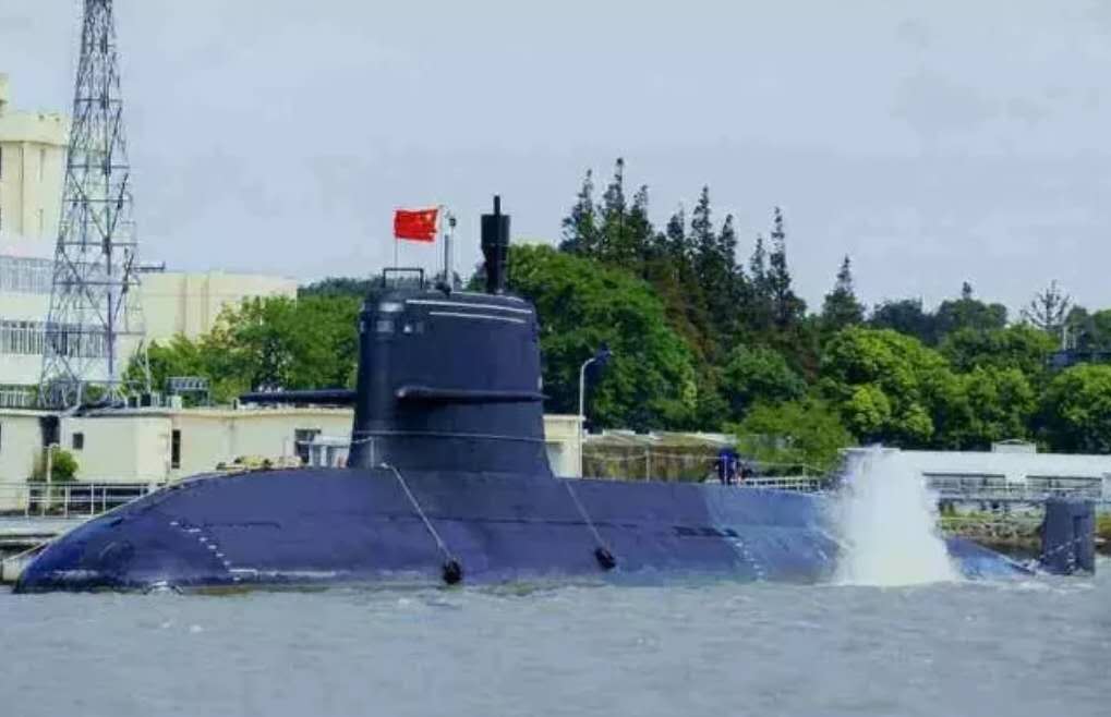 大鲸与苍龙级潜艇对比,苍龙级潜艇多少分贝